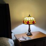 19" Tiffany Style Red Tulips Table Lamp - Image 2